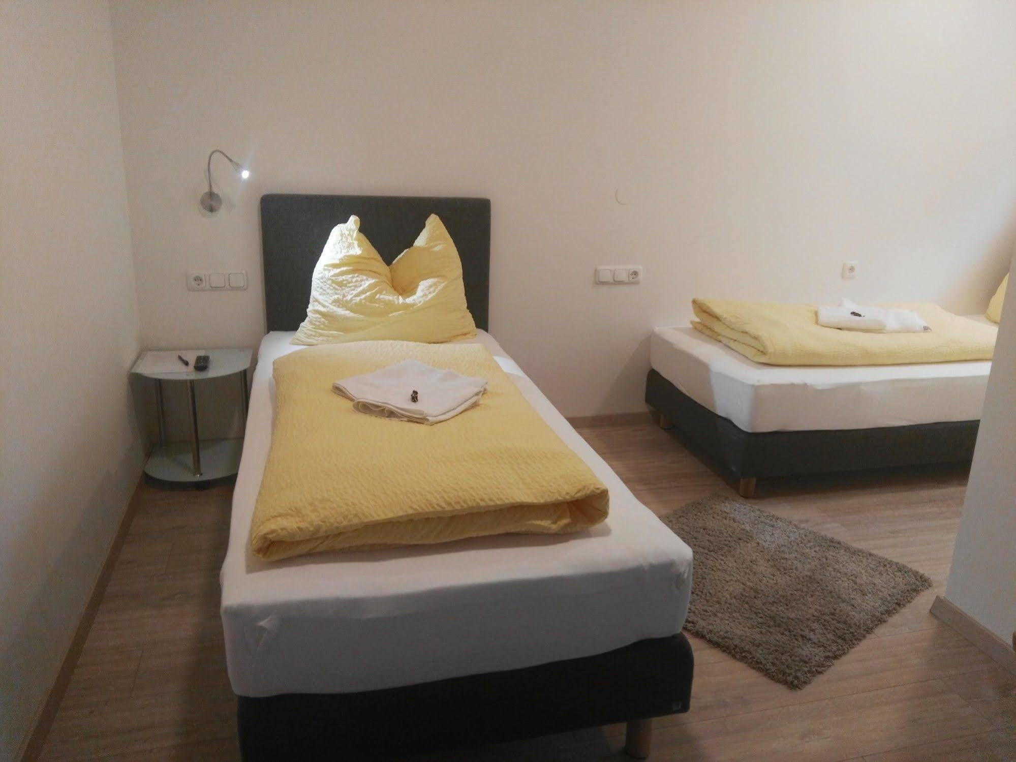 Ferienwohnungen Und Zimmer Yassi Spielberg Bei Knittelfeld Exterior photo