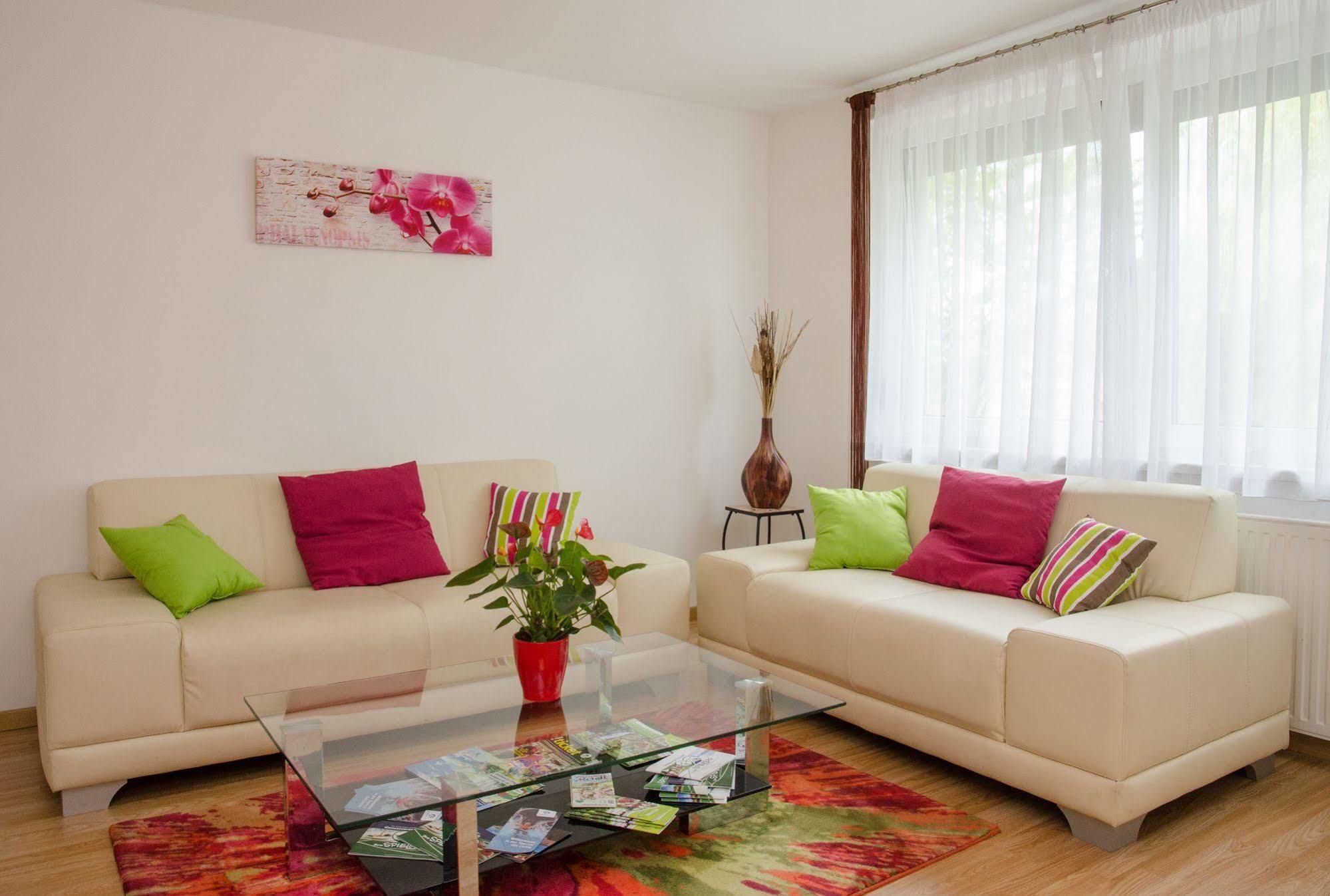 Ferienwohnungen Und Zimmer Yassi Spielberg Bei Knittelfeld Exterior photo