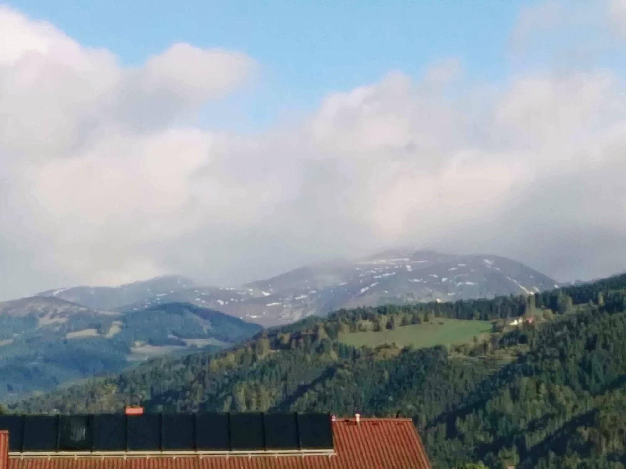Ferienwohnungen Und Zimmer Yassi Spielberg Bei Knittelfeld Exterior photo